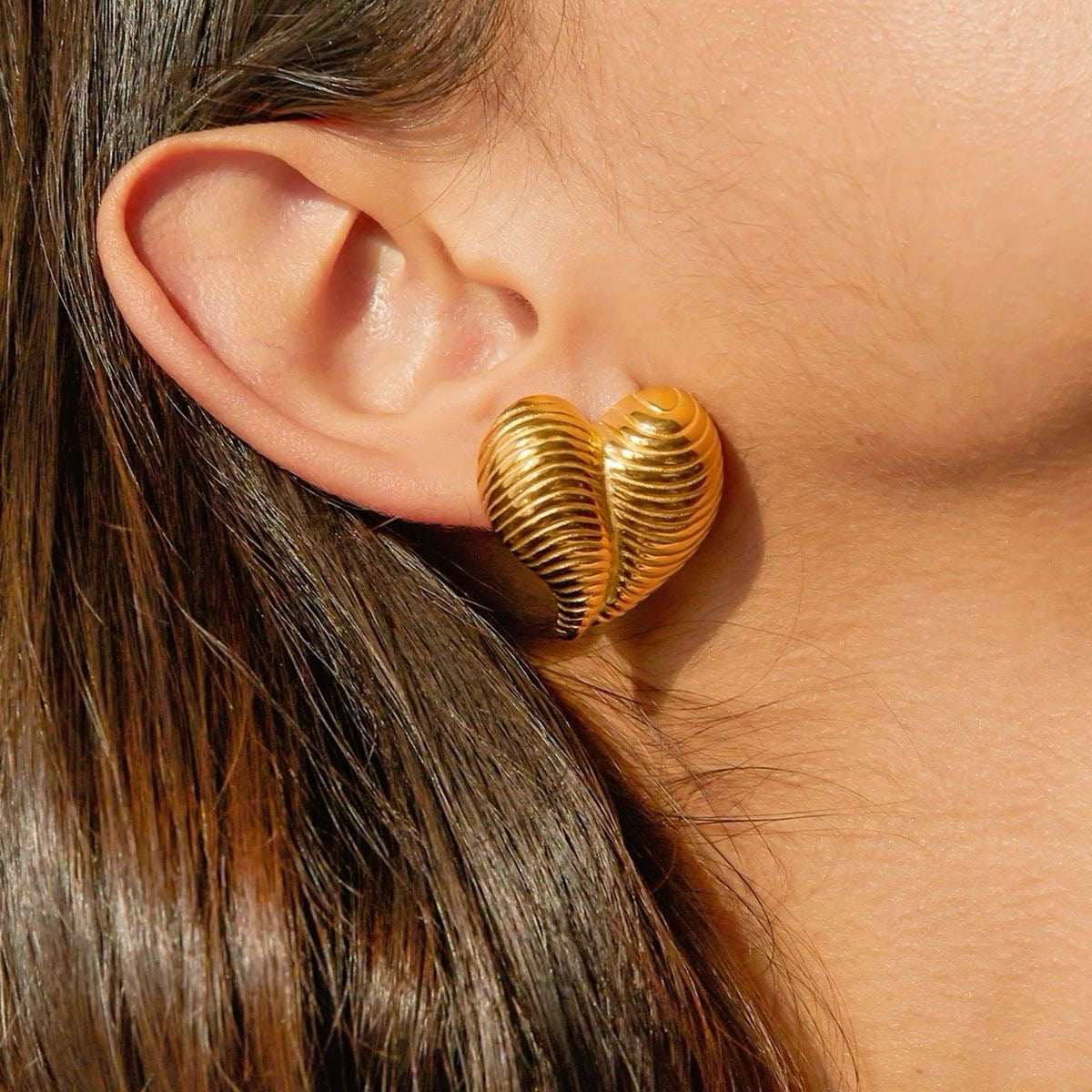 Ribbed Heart Stud Earrings