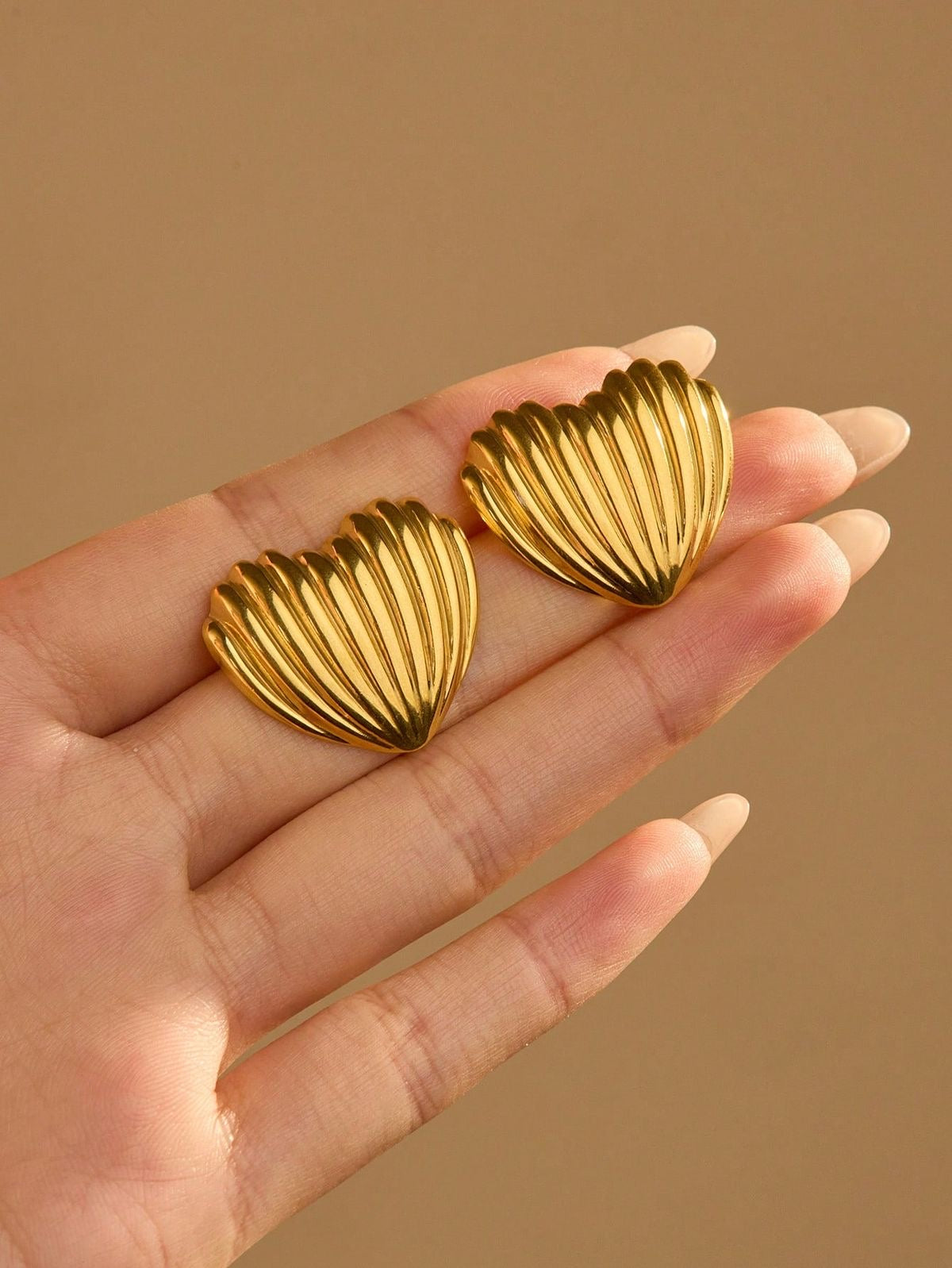 18K Gold Plated Shell Heart Stud