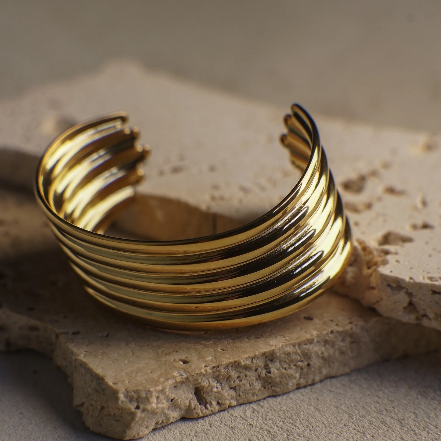The Wavy Bracelet - Gold