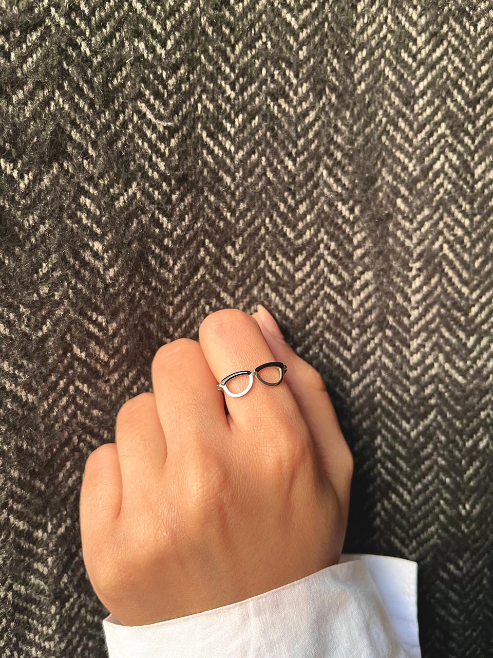 Tiny Frame Statement Ring - silver