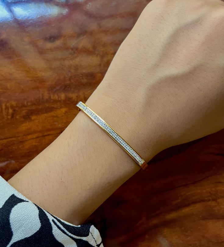 Sleeky Shine Thin Wrist/ Baby Size bracelet