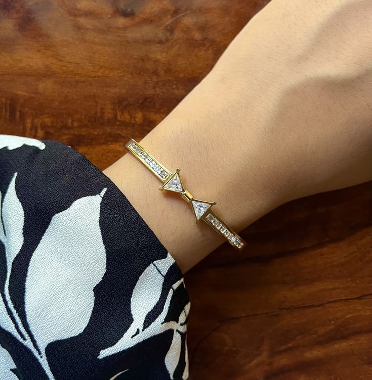 Bow Thin Wrist/ Baby Size bracelet