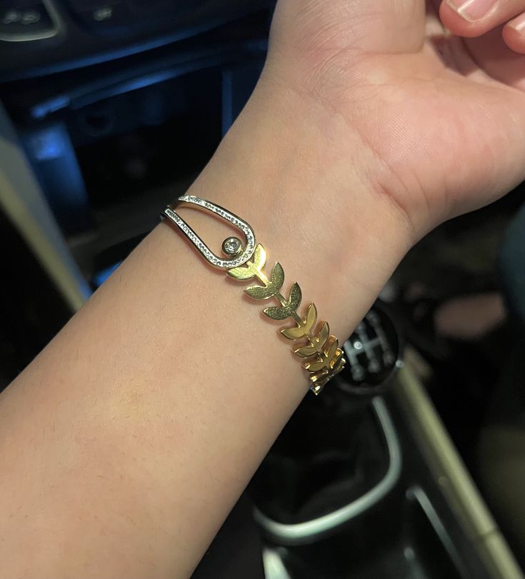 Eon Link Thin Wrist/ Baby Size bracelet