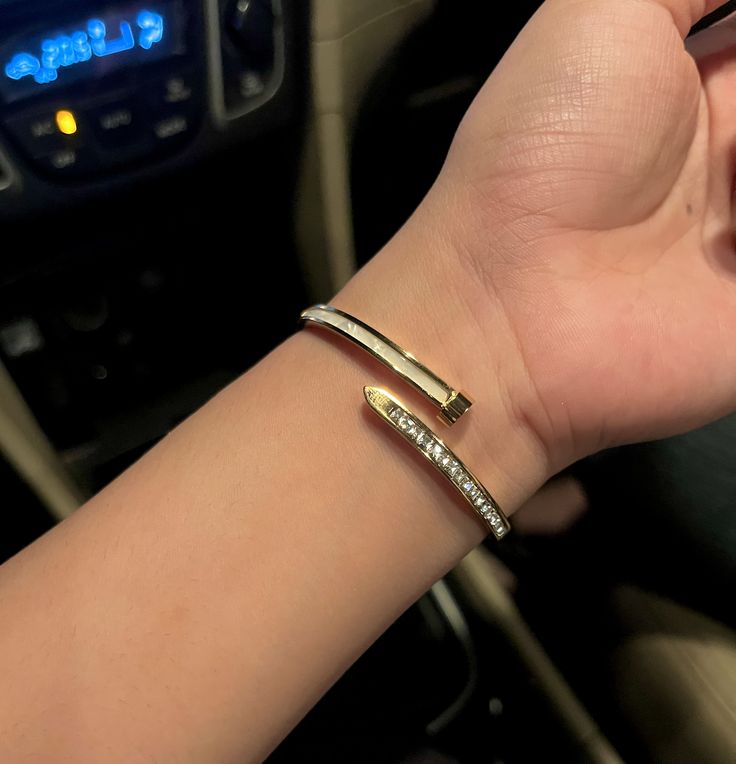 Nail Glitch Thin Wrist/ Baby Size bracelet