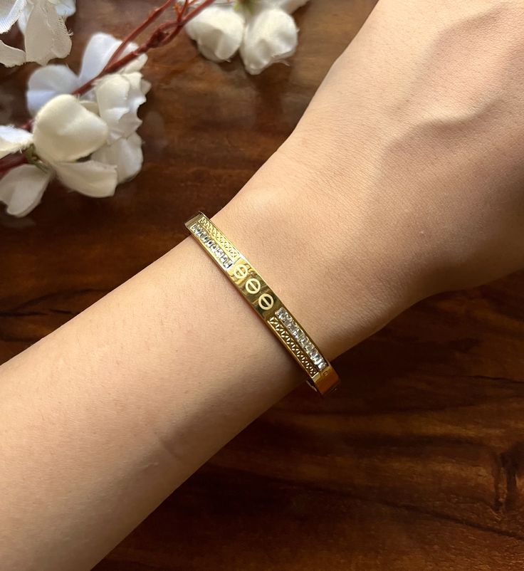 Saphira Thin Wrist/ Baby Size bracelet