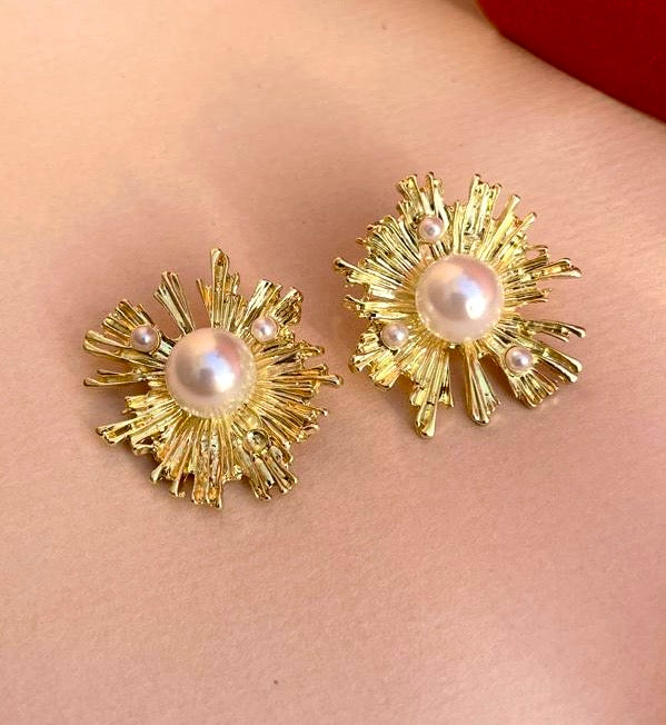 Sun Burst Gold Stud- Statement