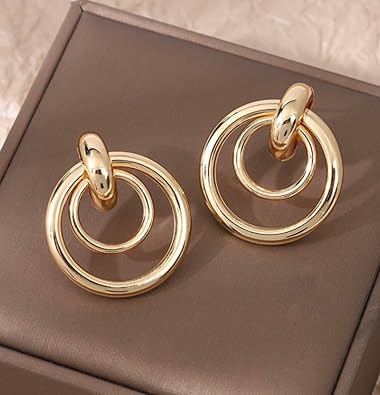 Minimalist Interlinked Gold-Plated Circle Stud