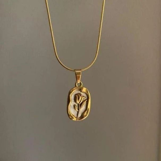 Zoe's Vintage Rose Necklace