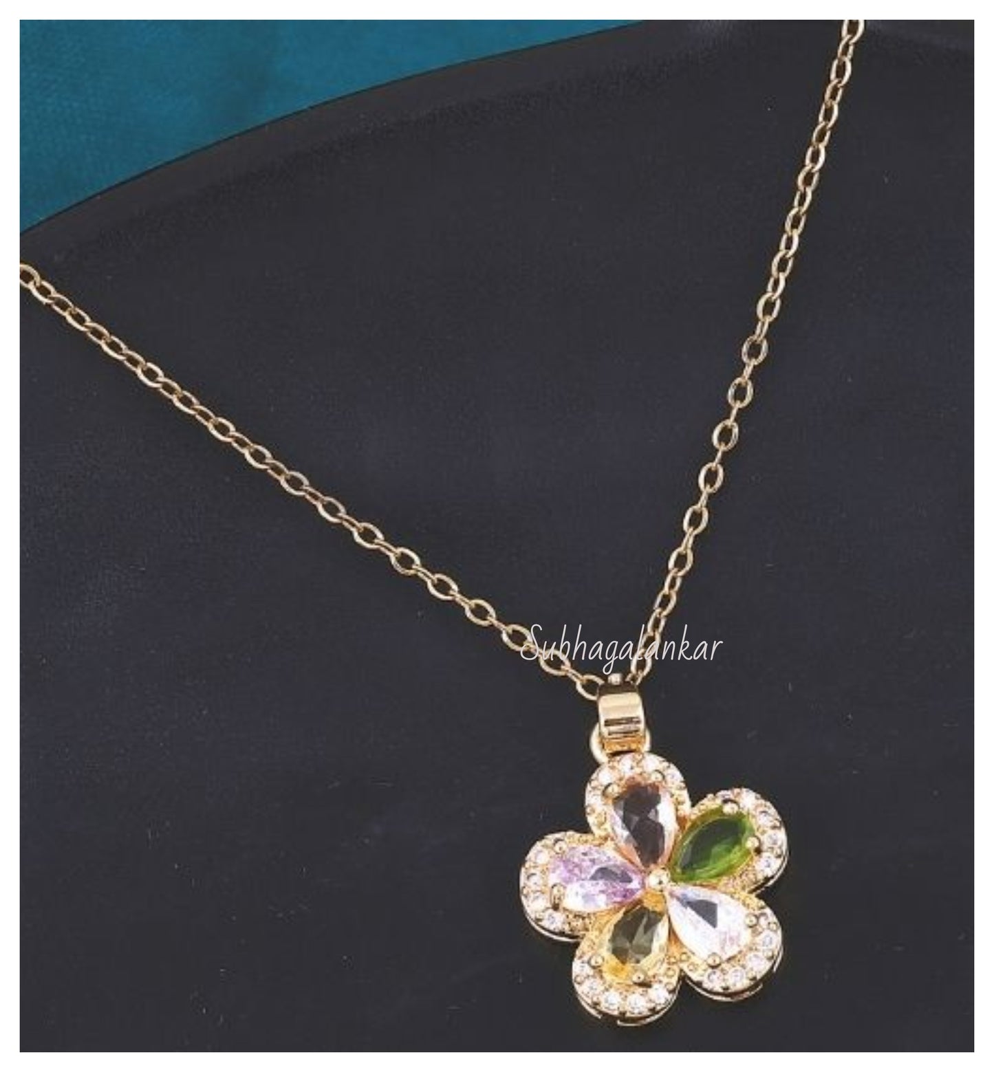 Yuna's Colourful Flower Peandant Necklace - Golden