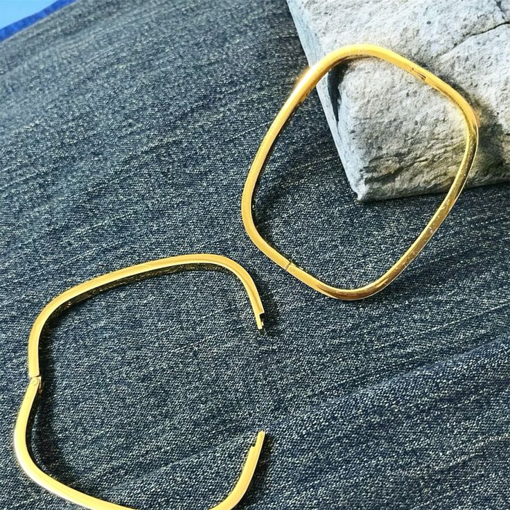 Sleek Thin Wrist Bracelet - Gold