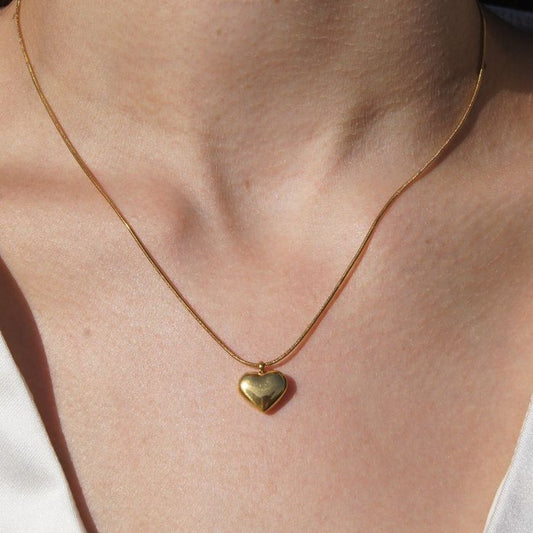 Lily's Heart Necklace - 18k Gold plated