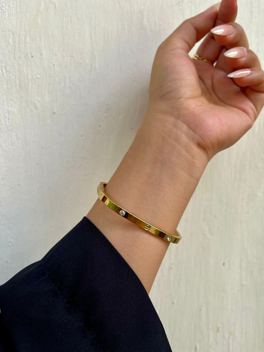 Sleek Thin Wrist Bracelet - Gold