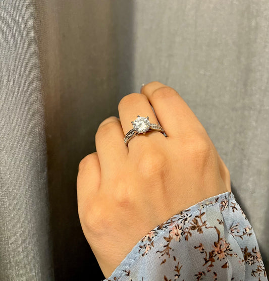 Round Solitaire - Promise Ring