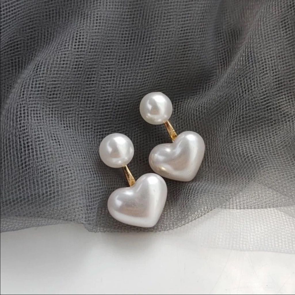 Minimalist Korean Pearl Heart Earring