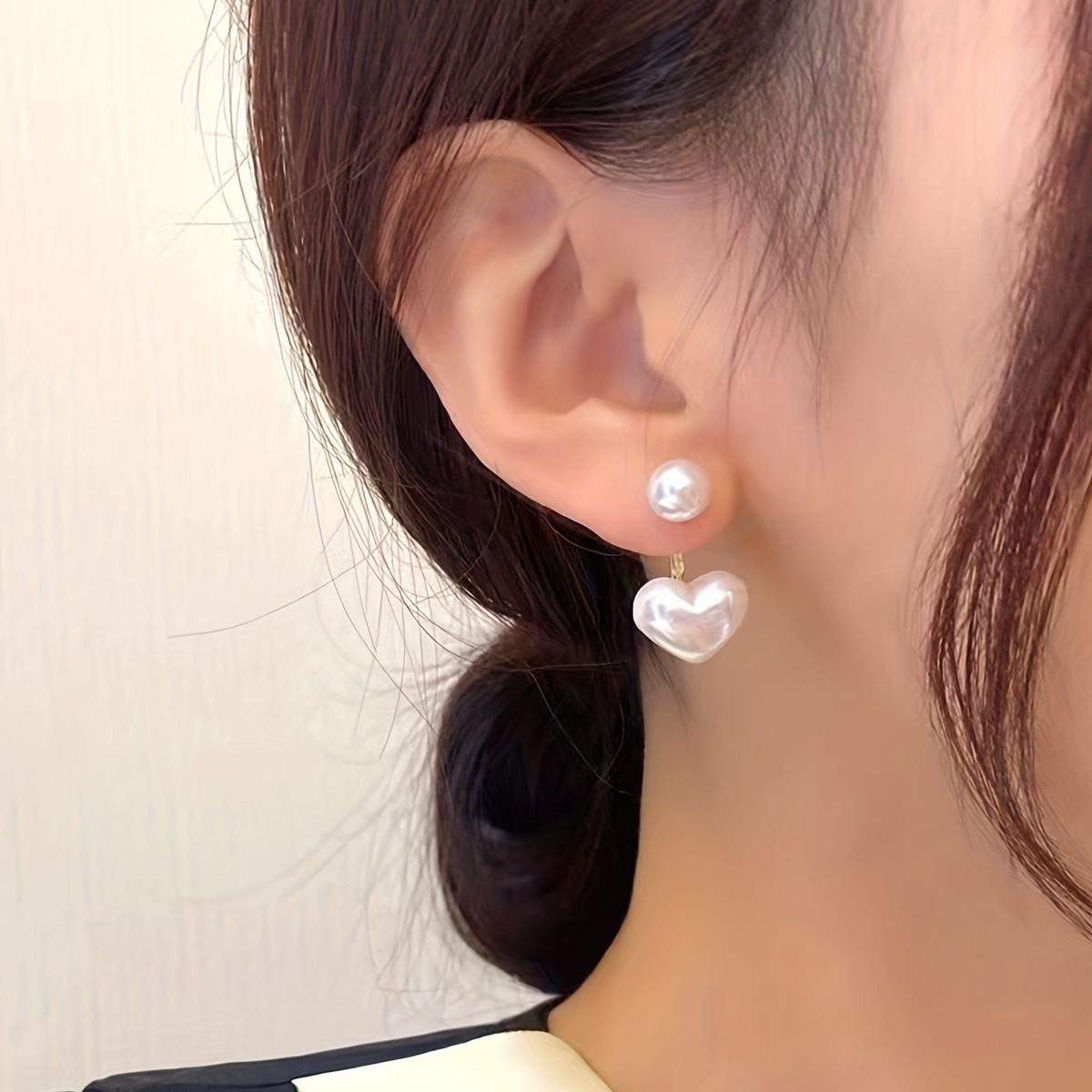 Minimalist Korean Pearl Heart Earring