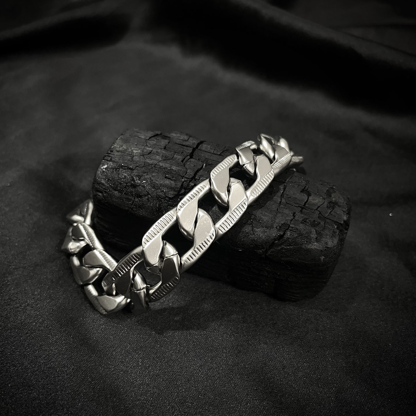 Silver Sentinel Chain bracelet