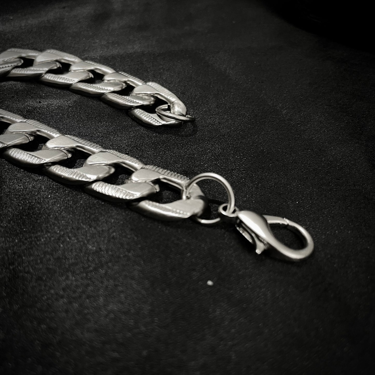 Silver Sentinel Chain bracelet