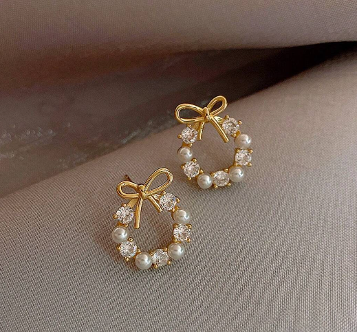 Wreath Bow Stud Earrings