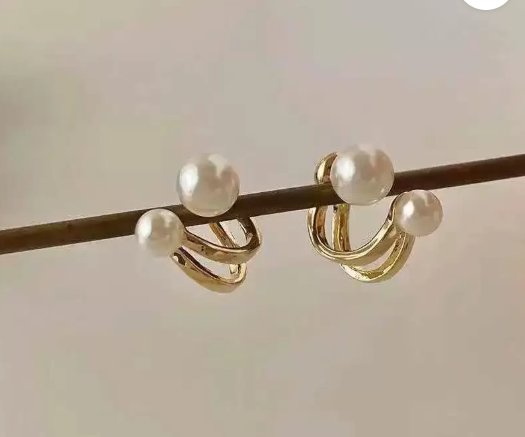 Double Pearl Ear Stud