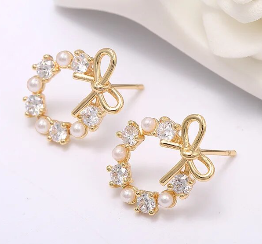 Wreath Bow Stud Earrings