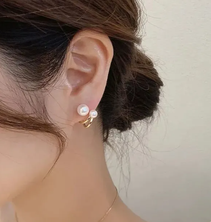 Double Pearl Ear Stud