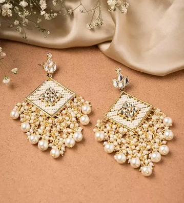 Kavya Pearl Clustered Square Dangler