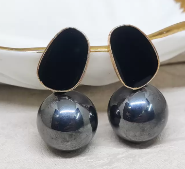 Elegant Black Pearl Drop Earring