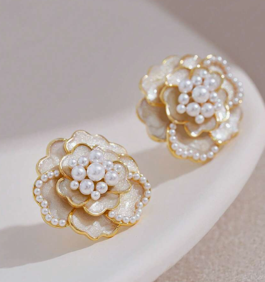 Blossom White Pearl Earrings