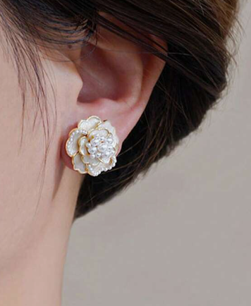 Blossom White Pearl Earrings