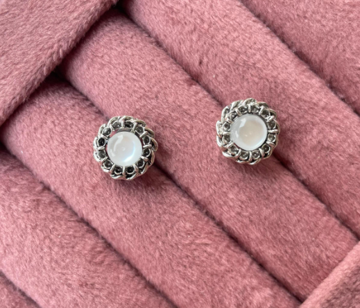 Mini Boho White Earring-Silver