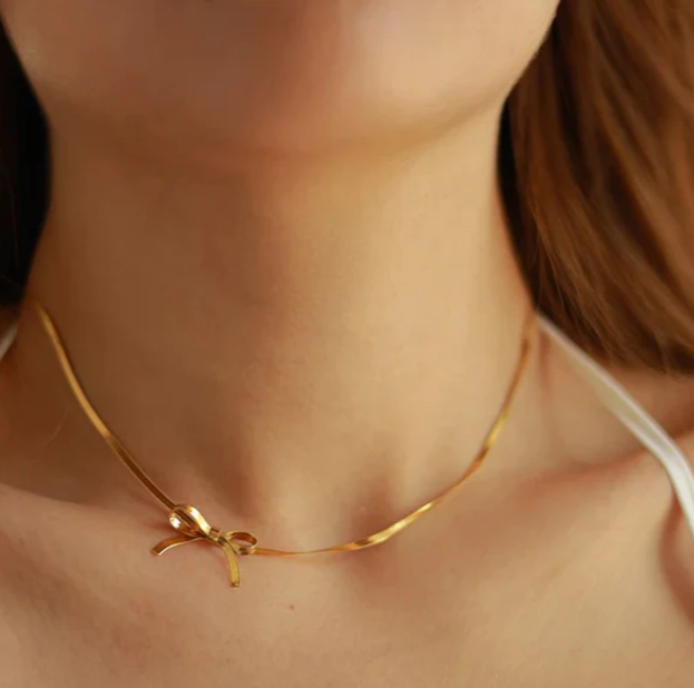 Mia Bow Knot Necklace - 18k gold plated