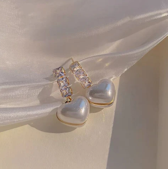 Charlotte's Sweet Pearl Heart Earrings