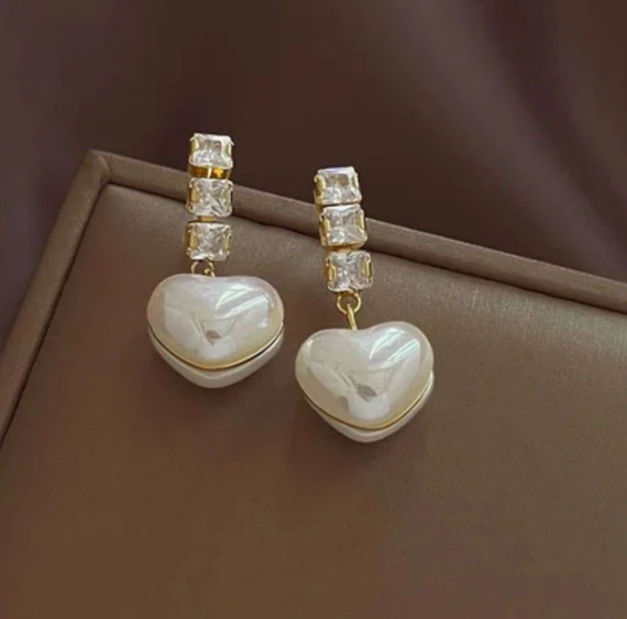 Charlotte's Sweet Pearl Heart Earrings