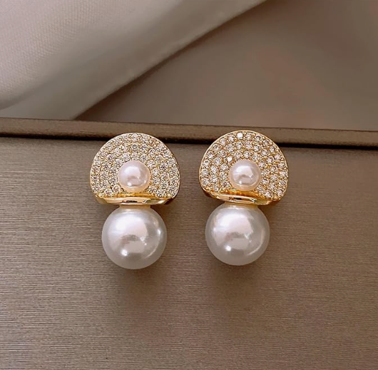 Iris Pearl Stud Earring