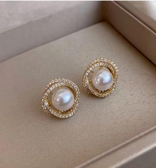 Alice Spiral Pearl Stud