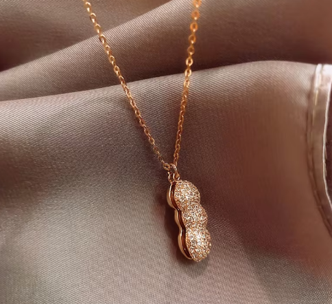 Gleaming Peanut Pearl Necklace