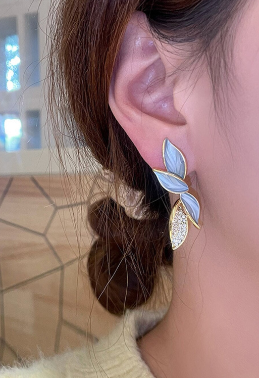 Lisa's Grey Leaf Drop Earrings