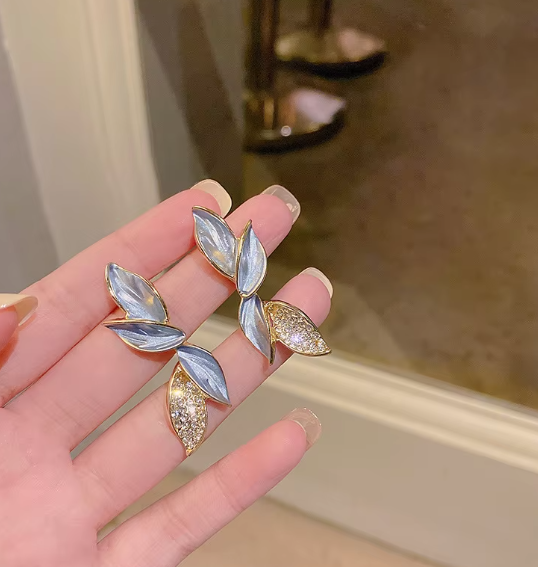 Lisa's Grey Leaf Drop Earrings