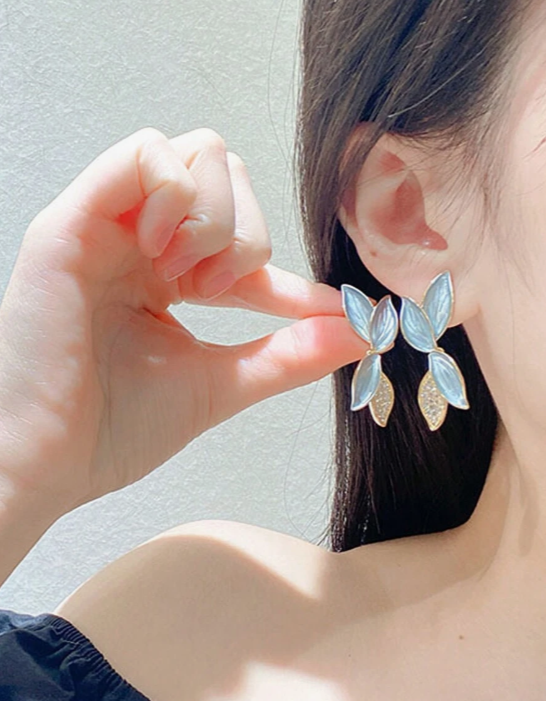 Lisa's Grey Leaf Drop Earrings