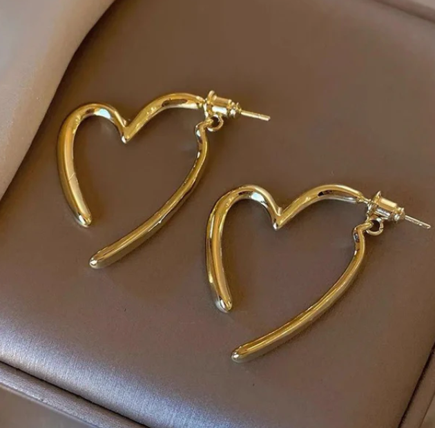 Minimal Heart Gold Hoop Earrings