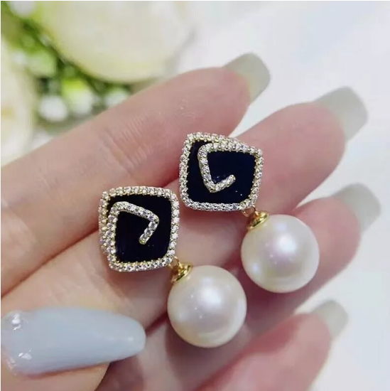 Elegant Black Square Pearl Stone Drops