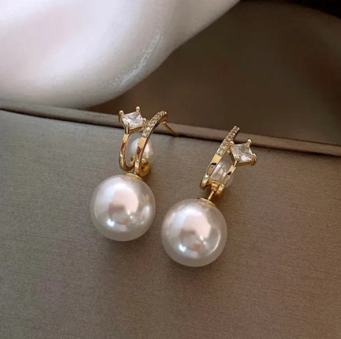 Golden Adjustable Pearl Drop Earring