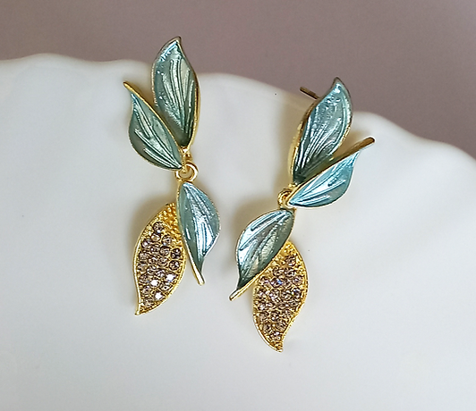 Lisa's Grey Leaf Drop Earrings