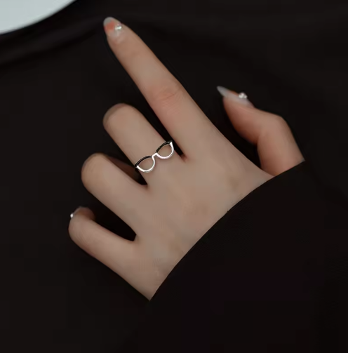 Tiny Frame Statement Ring - silver