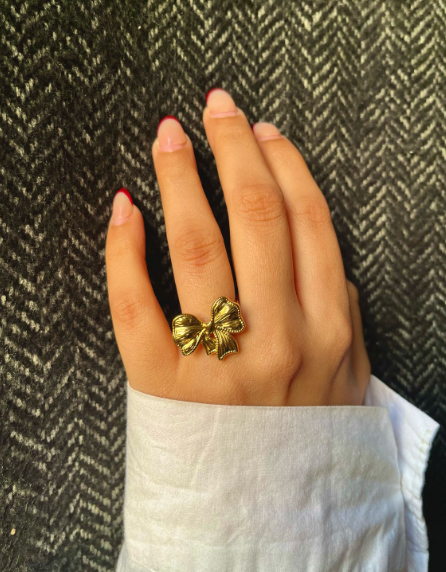 Golden Statement Bowtox Ring