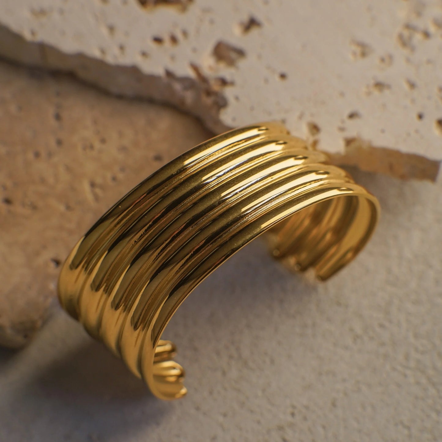 The Wavy Bracelet - Gold