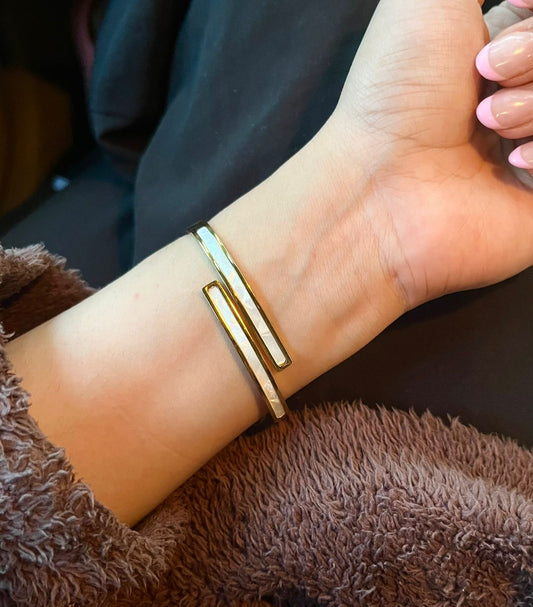 Frosted Vanilla Thin Wrist/ Baby Size bracelet