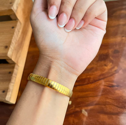 The Classic Curve  Bracelet