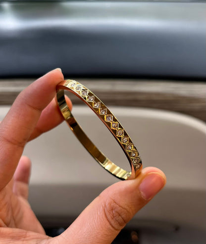 Sinclair Thin Wrist/ Baby Size bracelet