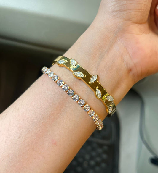 Hopper Thin Wrist/ Baby Size bracelet Stack